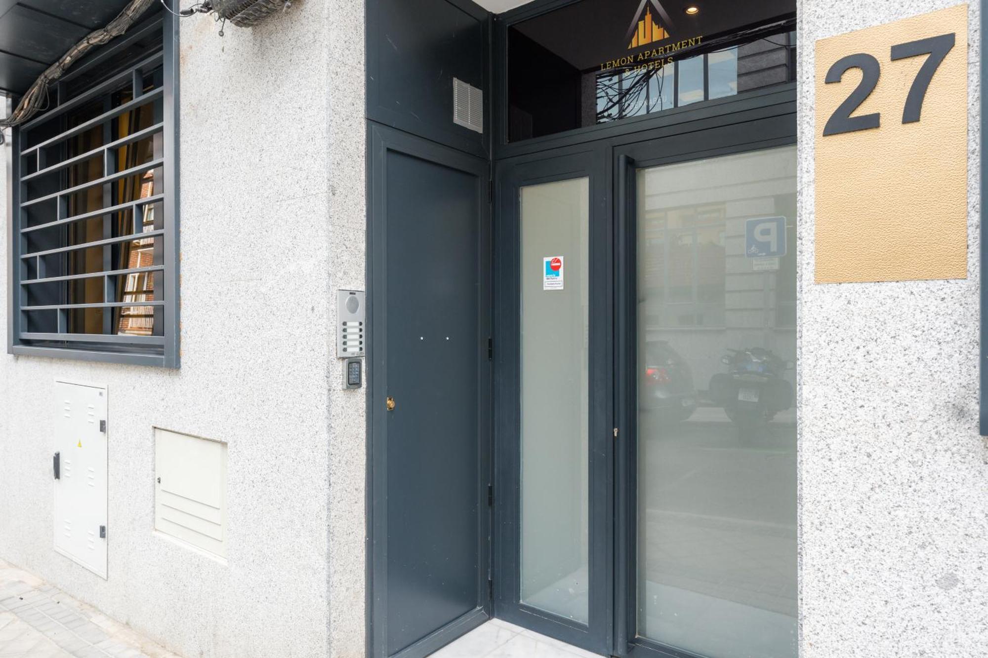 Lemon Apartment & Hotels Bernabeu Madri Exterior foto
